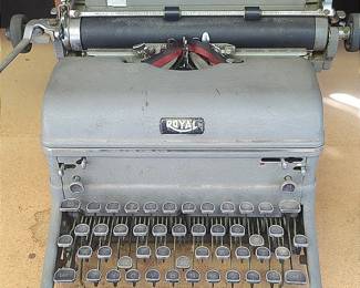 Royal Vintage Typewriter