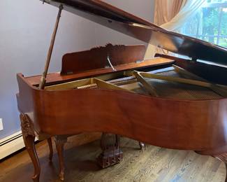 Gulbrasen  Baby Grand Piano