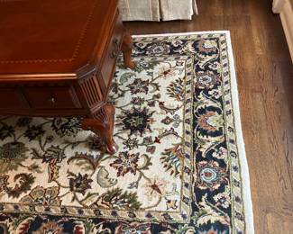 Floral rug  great condition 6x9