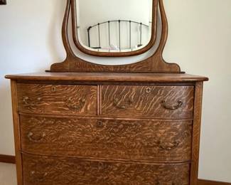 33 VintageTigerOakDresserandMirror