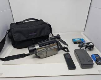 177 Hitachi8mmVideo8CamcorderBagAccessories