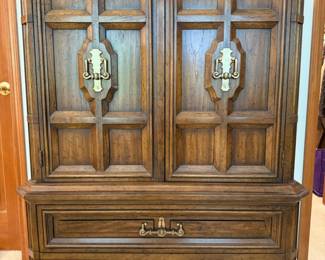 125 DrexelHeritageTervanaArmoire