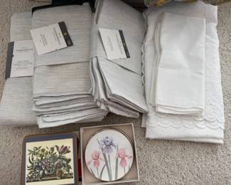 292 VintageandNewTableLinens