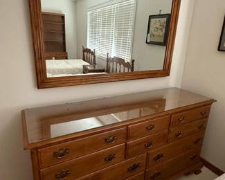 256 EthanAllenHeirloomNutmegMapleCollectionDresserMirror