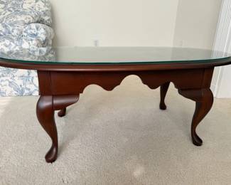 90 OvalQualityQueenAnneCoffeeTablewithGlassProtector