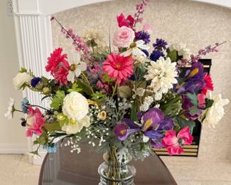 89 RealisticLargeFloralArrangement