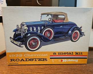 236 1960sUnassembledHubley1932ChevroletRoadsterMetalKit