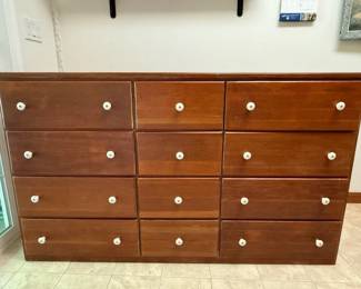 220 12DrawerWeyerhauser4SquareDresser