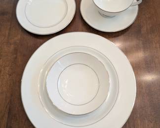 Mikasa Silver Band China - 40 pieces.