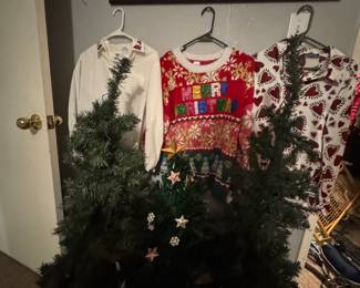 Christmas clothing, Christmas trees