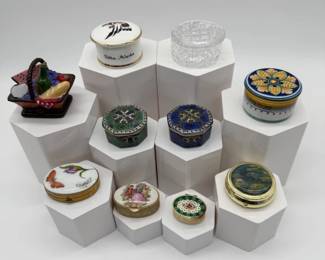 88 GroupofGlassPorcelainPillBoxes