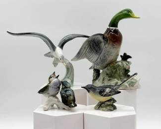 39 Groupof4GlossyPorcelainFigurineBirds