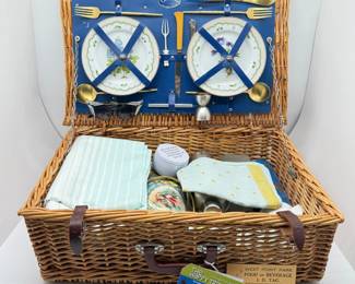 7 MargaritaPicnicVintageTravelBarBasketSet