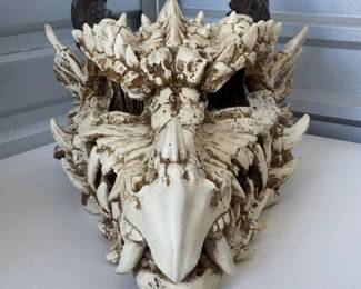 2 ToscanoStokersMoorsDragonSkullSculpture
