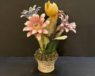 CAPODIMONTE FLOWER ARRANGEMENT