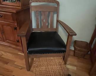 ANTIQUE LIBRARY CHAIR