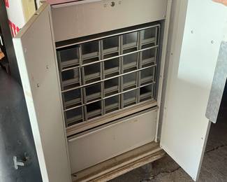 Medical cabinet 