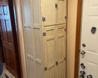 Well built vintage cabinet 