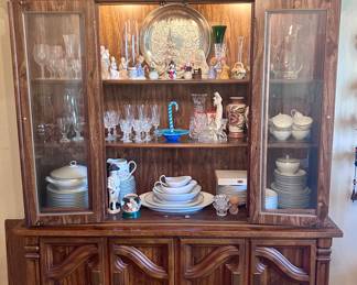 Wood display case with cabinets