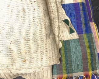 Lot Of Two Throws Beige , Tricolor