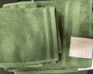 Lot of 6 Threshold Towels 2 Bath , 2 Hand Towels, 2 Washclothes