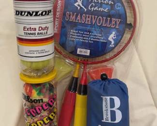 Wilson Tennis Balls, Smash Volley Set, Beach Lawn Toss Game