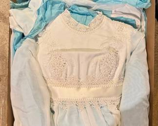 Vintage Sheer White Wedding Dress w Veil