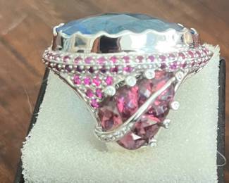 Side view of aquamarine ring