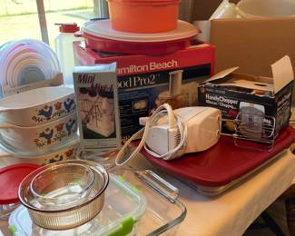 Many kitchen items new in boxes