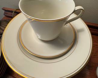 Mikasa Torrsdale Pattern L2801 – Ivory Fine China Made in Japan