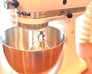 KitchenAid Classic Series Stand Mixer – 4.5-Quart Tilt-Head, White with Stainless Steel Bowl
