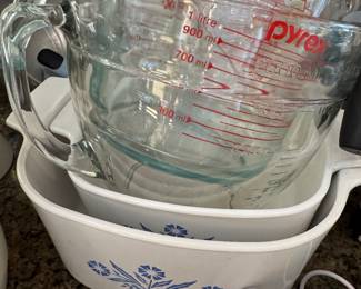 Vintage Pyrex Glass Measuring Cups & CorningWare Blue Cornflower Casserole Dishes – Kitchen Collectibles