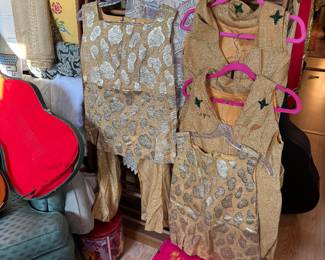 'The Golden Sisters' Stage costumes