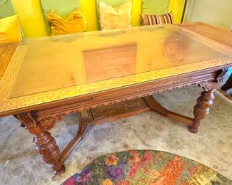 extendable table seats, 10 solid oak with a glass top