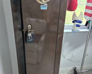 Homak Gun Storage Cabinet/Safe