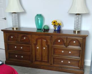 DIXIE Dresser