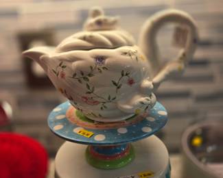Teapot, Cake Stands