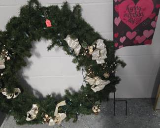 Large Wreath, Yard sign Pole + Flags