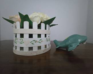 Ceramic Airplane, Flower arrangement