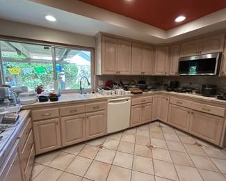 Cooks kitchen - Pots, pans, small appliances and baking supplies galore. Must see !, 