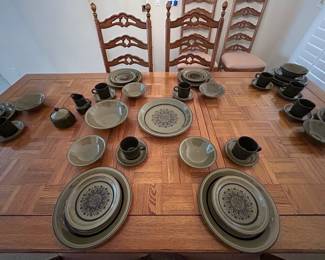 Fashion Manor Stoneware. 