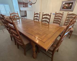 Stunning Thomasville Santa Fe Collection dining table. 