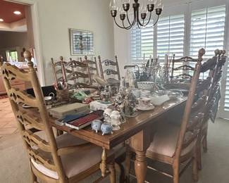Beautiful Santa Fe dining table, chairs and leaf. Must see !!