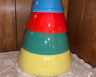 Primary color Pyrex bowls in amazing condition