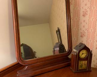 Dresser mirror