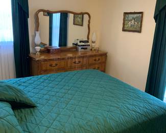 Full bedroom suite