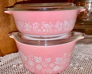 Pink Pyrex Gooseberry with lids 