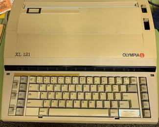 Olympia XL 121 typewriter