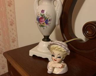 Miniate head vase; pair of lamps