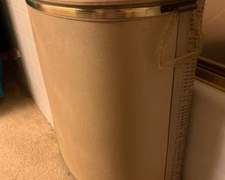 vintage hamper